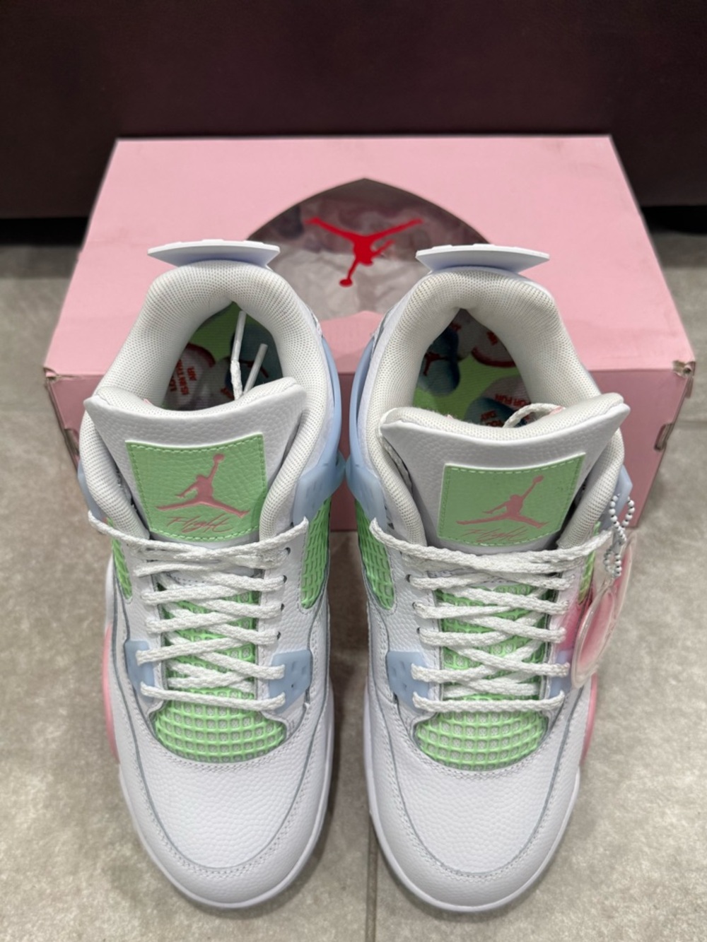 Jordan 4 Retro Valentine's Day 2026 GS Womens Sneakers IB7068-100 - Picture 6 of 9